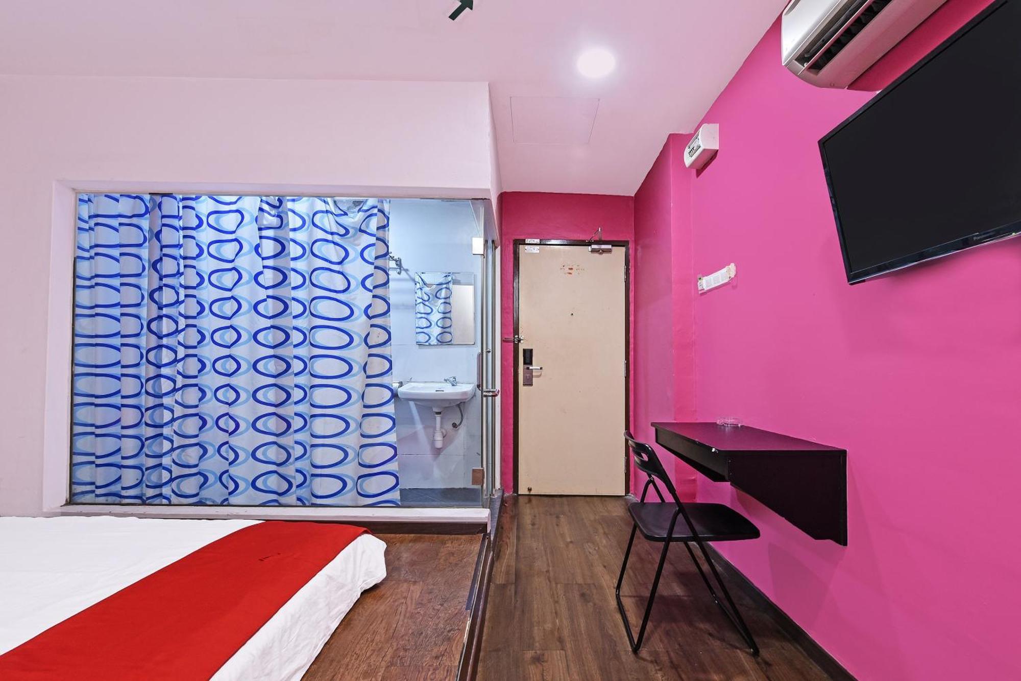 Super Oyo 992 Orange Hotel Куала Пила Екстериор снимка
