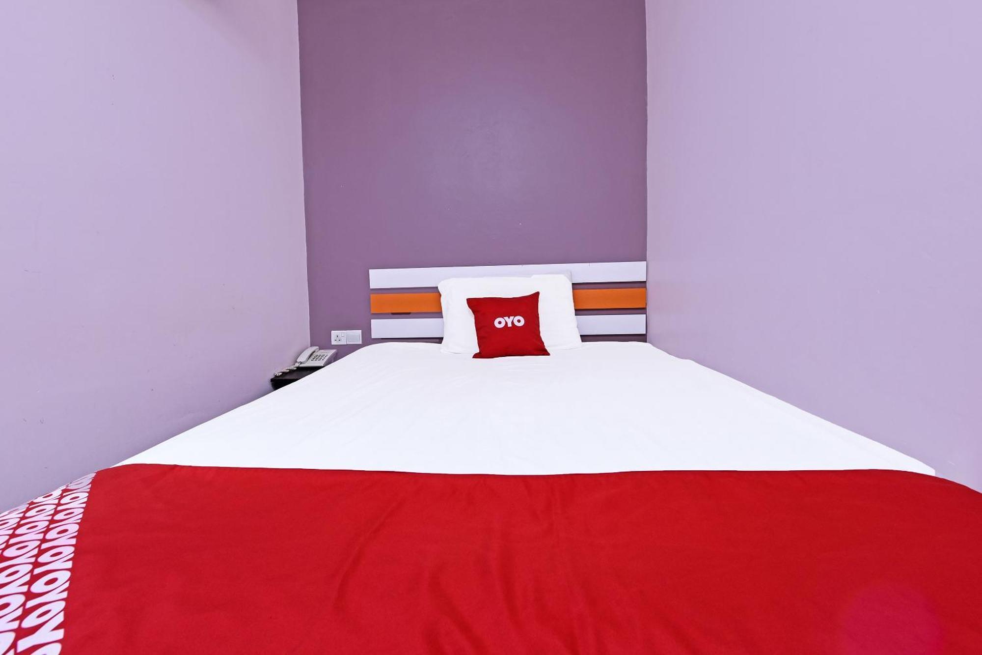 Super Oyo 992 Orange Hotel Куала Пила Екстериор снимка