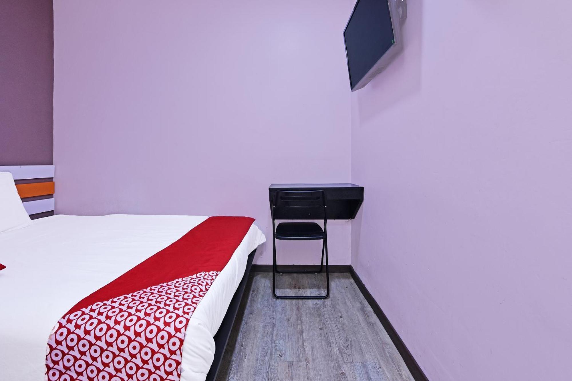 Super Oyo 992 Orange Hotel Куала Пила Екстериор снимка