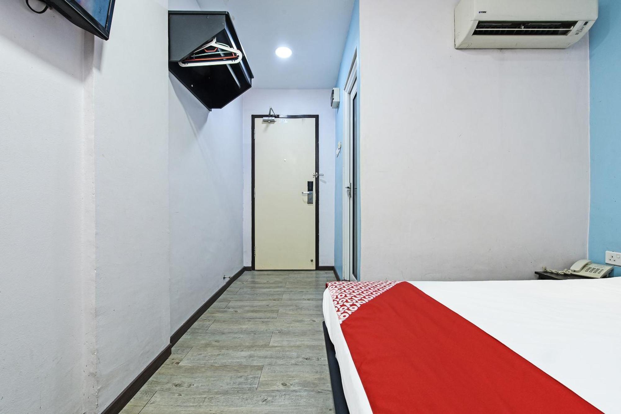 Super Oyo 992 Orange Hotel Куала Пила Екстериор снимка