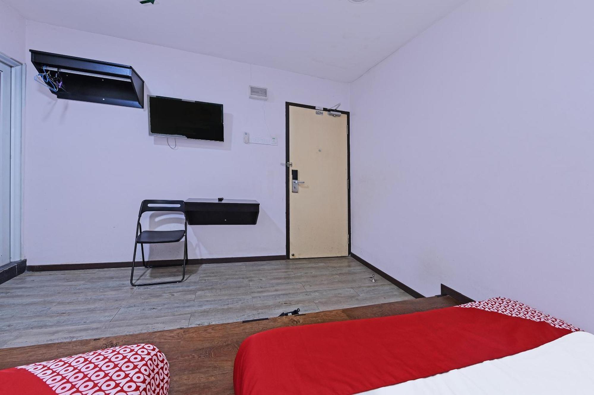 Super Oyo 992 Orange Hotel Куала Пила Екстериор снимка