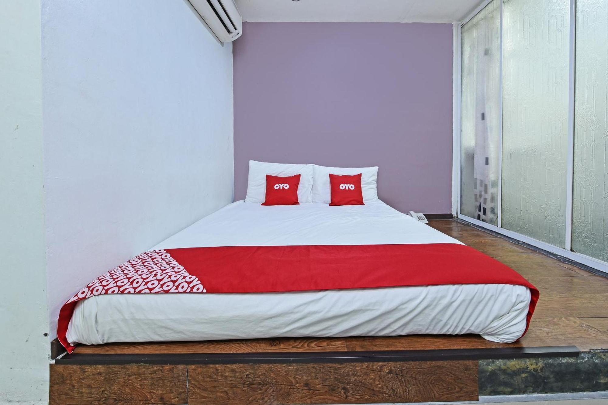 Super Oyo 992 Orange Hotel Куала Пила Екстериор снимка