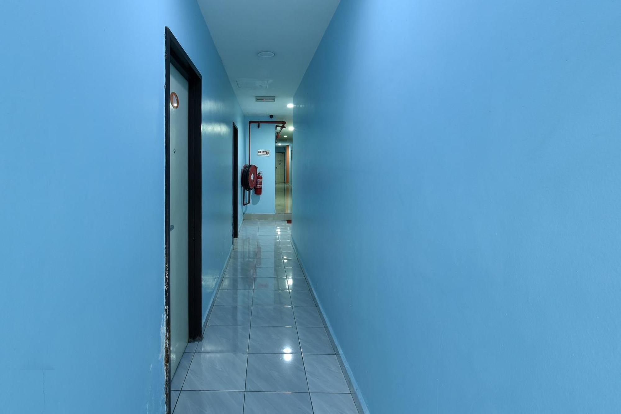 Super Oyo 992 Orange Hotel Куала Пила Екстериор снимка