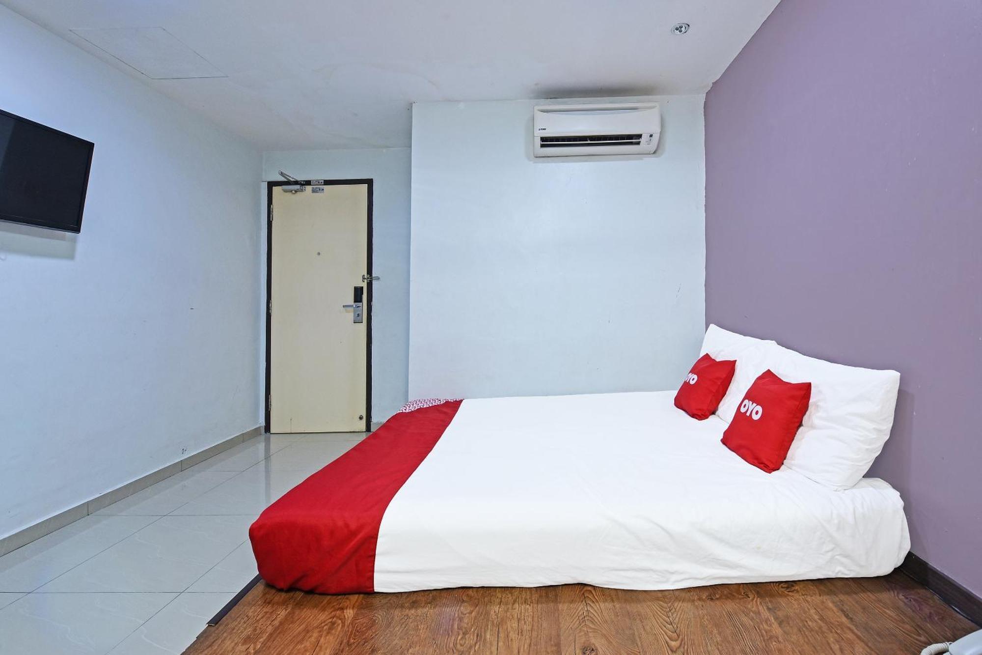 Super Oyo 992 Orange Hotel Куала Пила Екстериор снимка