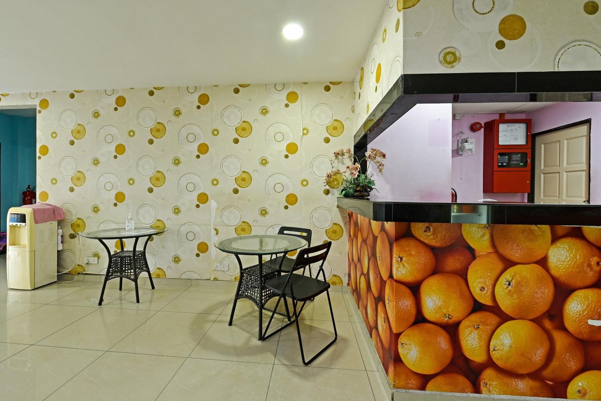 Super Oyo 992 Orange Hotel Куала Пила Екстериор снимка